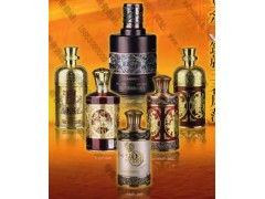 電鍍、噴涂與浮雕 現(xiàn)代酒瓶裝飾工藝的多元?jiǎng)?chuàng)新
